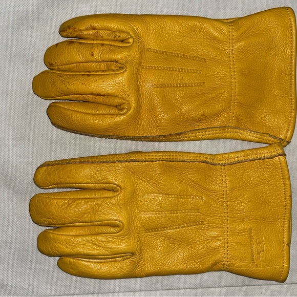 Men's Mustard Leather Gloves - Picture 7 of 7